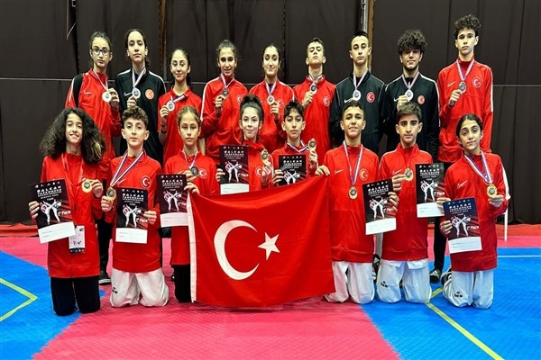 Bursa Belediyesporlu sporcular, 2 madalya kazandı