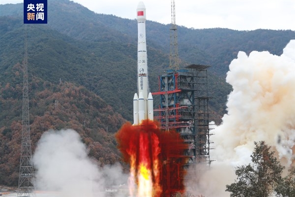 Çin, deney-10 02 uydusunu fırlattı