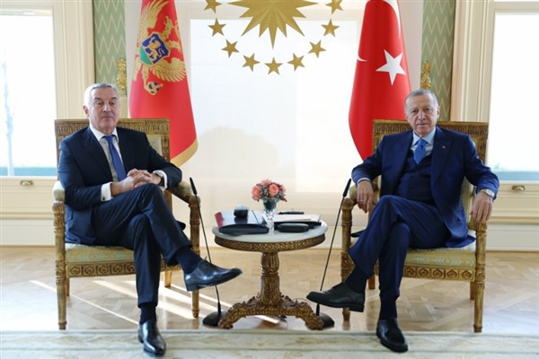 Cumhurbaşkanı Erdoğan,  Karadağ Cumhurbaşkanı Cukanoviç ile ortak basın toplantısı düzenliyor