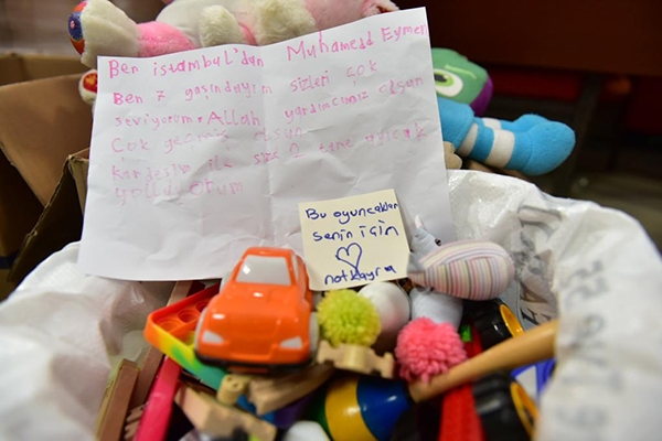 7 yaşındaki Muhammet Eymen’den depremzede çocuklara duygulandıran mektup