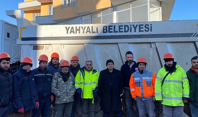 Yahyalı'dan Kahramanmaraş'a Hafriyat Temizliği İçin 24 Kamyon Gidiyor