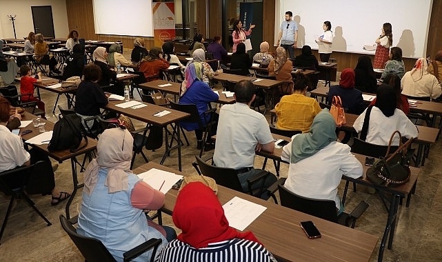 Kocaeli Büyükşehir'in 'Mutlu Şehir Okulları' başladı
