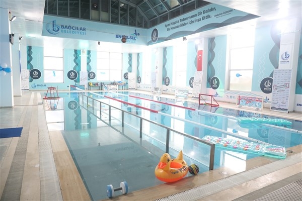 Türkiye’nin ilk engelsiz havuzu Bağcılar’da hizmete girdi
