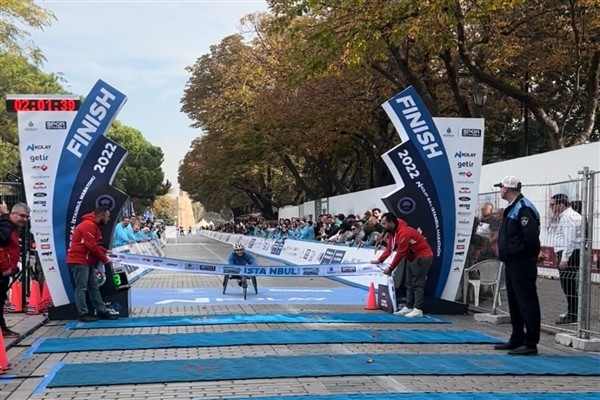 Hamide Doğangün, İstanbul Maratonu’nda şampiyon oldu
