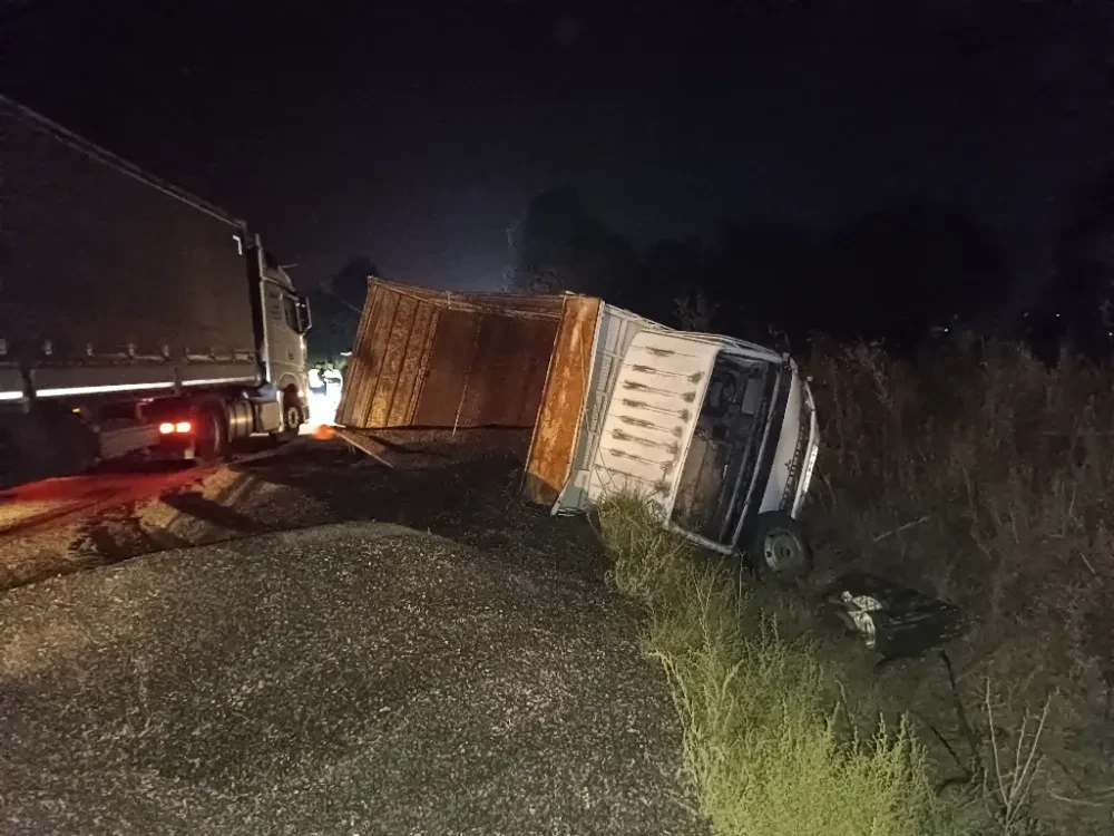 Hatalı Sollama Yapan Kamyonet Kaza Yaptı: 1 Yaralı