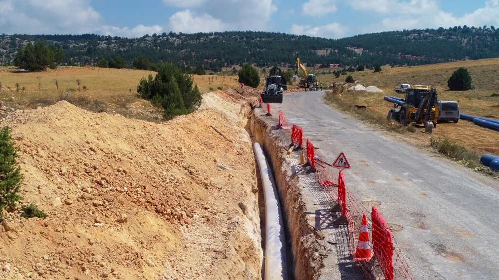 MESKİ’NİN UZUNCABURÇ İÇME SUYU ÇALIŞMASI SÜRÜYOR