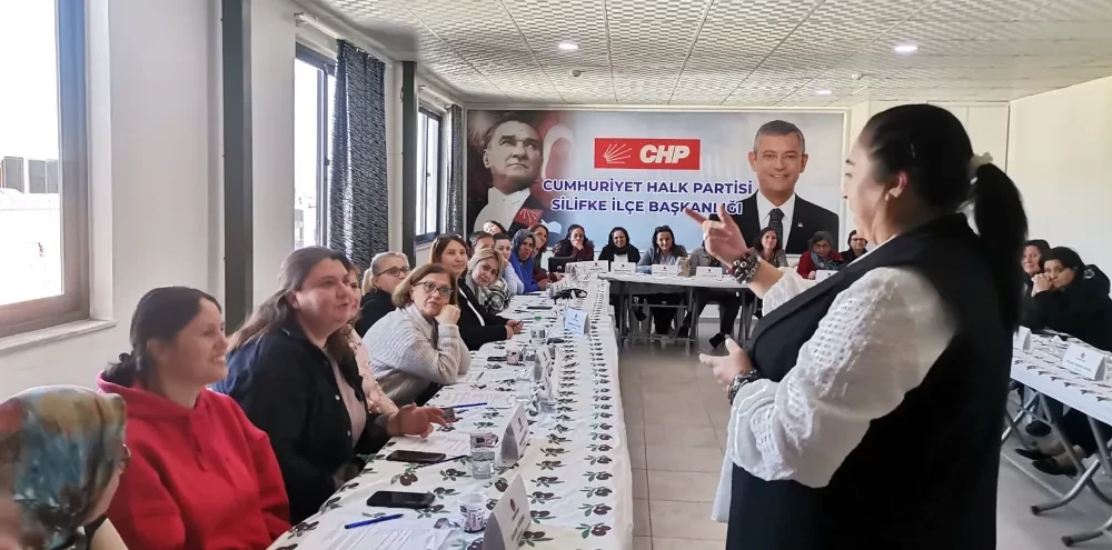 CHP Anamur Kadın Kolları Yönetimi, Parti Okulu Eğitimine Katıldı