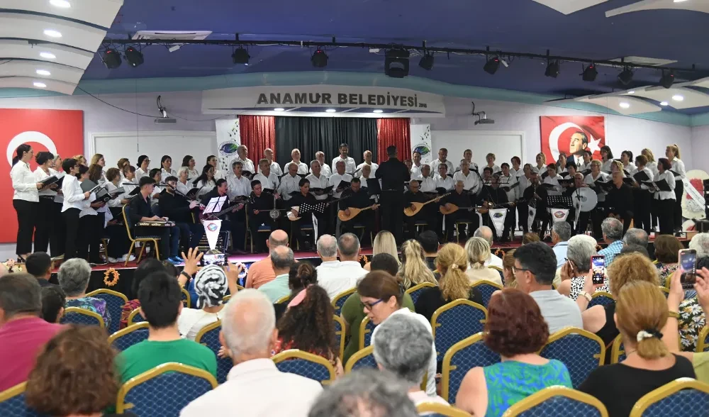 Anamur Belediye Konservatuarı  yılsonu konseri dolu dolu geçti