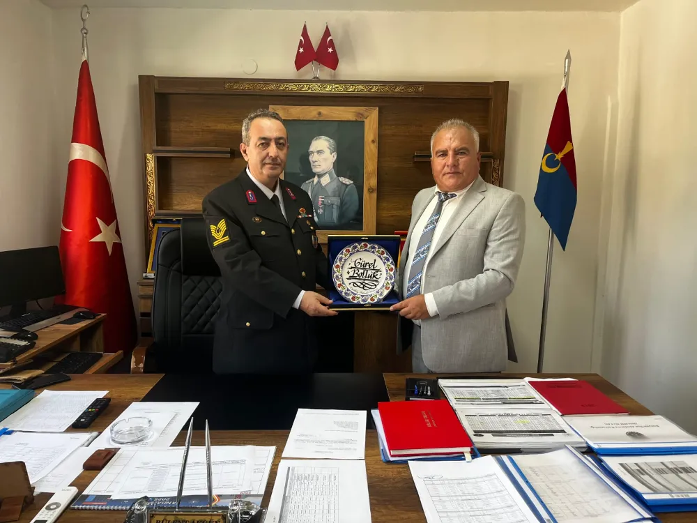 Bozyazı İlçe Jandarma Komutanı Akgünden Dereköy Muhtarı Gürel Bolluk’a Anlamlı Plaket