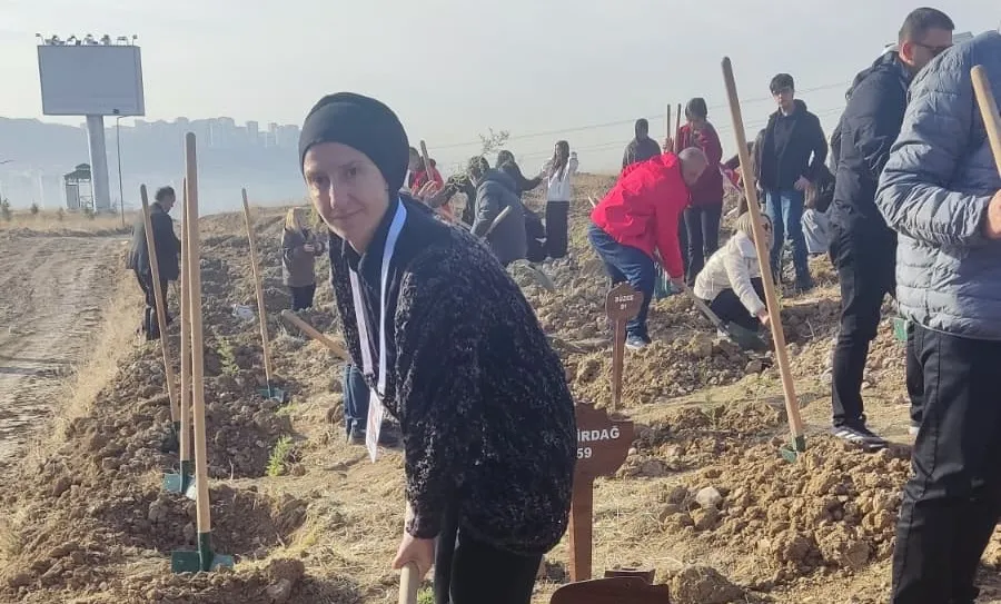 Mersini Temsil Eden O Öğretmen Ankarada Öne Çıktı