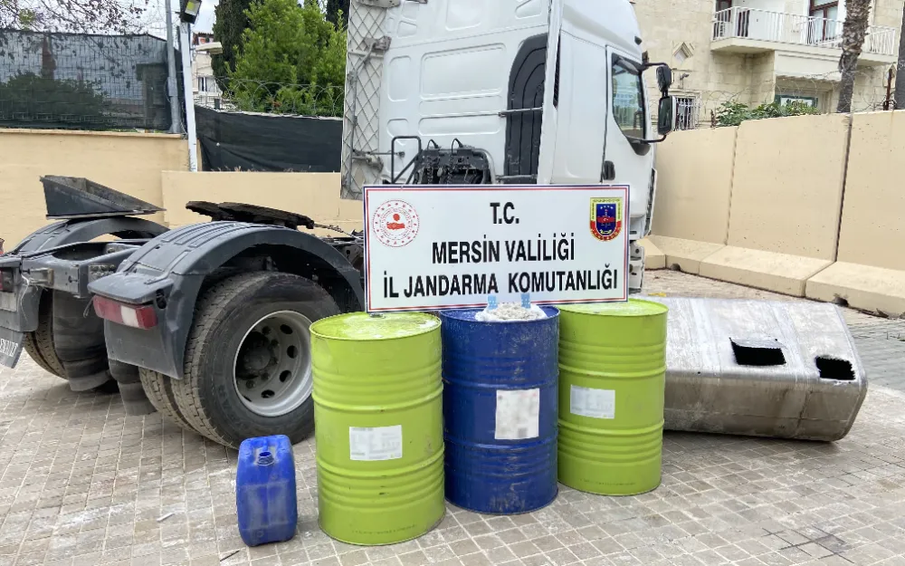 Jandarma Zehir  Tır da  680 Litre Sıvı Metamfetamin Ele Geçirdi
