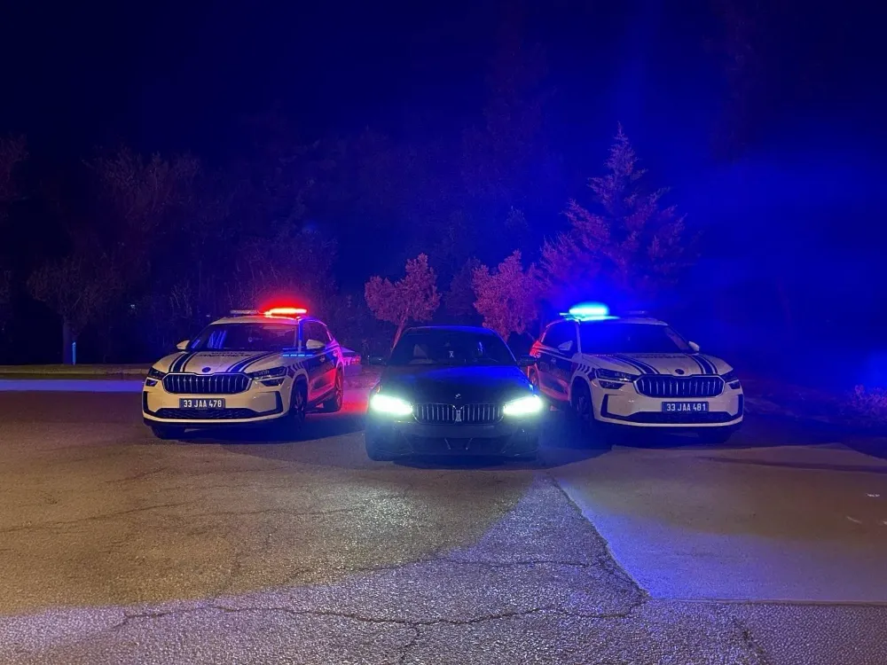 Jandarma Drift Yapan Sürücülere Yaklaşık 100 Bin Lira  Ceza Kesti