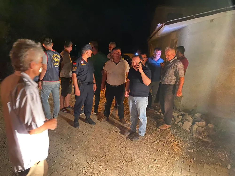  Gazipaşa’daki Orman Yangını Anamur’u Tehdit Etti: Karaağa ve Lale Mahalleleri Gece Yarısı Boşaltıldı