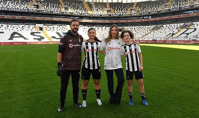 Ünlü İsimler Vodafone Park Penaltı Challenge'da Buluştu