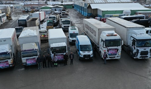 Keçiören'de Bir Günde Onlarca Tır Yardım Topladı 2 Tır ve 3 Kamyon Yola Çıktı