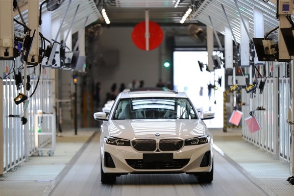 BMW, elektrikli araç sürümünü Çin’in talebi nedeniyle iki katına çıkardı