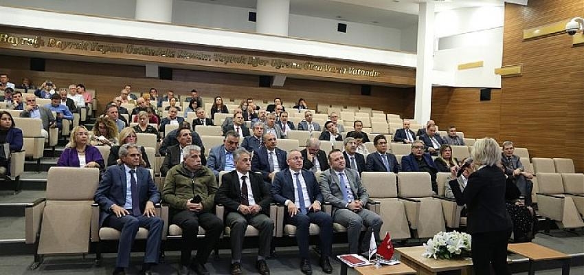 İzmir İl Milli Eğitim Müdürlüğünde ″Aile Okulu Projesi″ Konulu Bir Toplantı Gerçekleştirildi