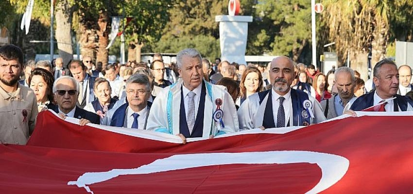 Rektör Prof. Dr. Budak,  “Cumhuriyet, bizlere bırakılmış en büyük miras ve vazgeçilmez bir değerdir”