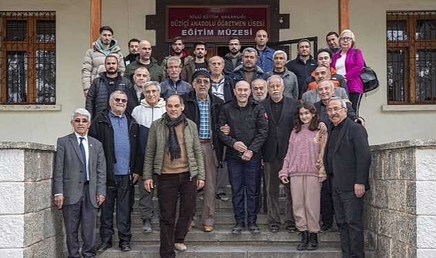 Başkan Soyer Osmaniye'de yıkılmayan köy enstitüsünü örnek gösterdi